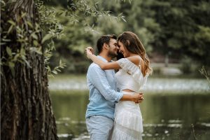 Poradnik dla pary młodej: Jak wybrać idealne auto do ślubu