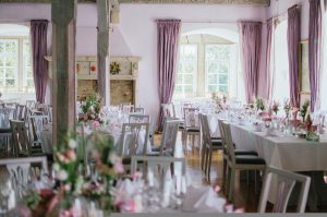 Najpiękniejsze miejsca na romantyczną ceremonię zaślubin w ogrodach botanicznych