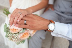Pomysły na auta do ślubu w stylu glamour: Eleganckie i efektowne propozycje