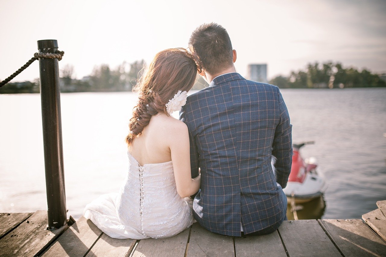Gry weselne dla dziewczyn: Jak sprawić, by twój ślub był zabawnym wydarzeniem